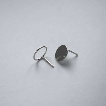 2. L circle studs